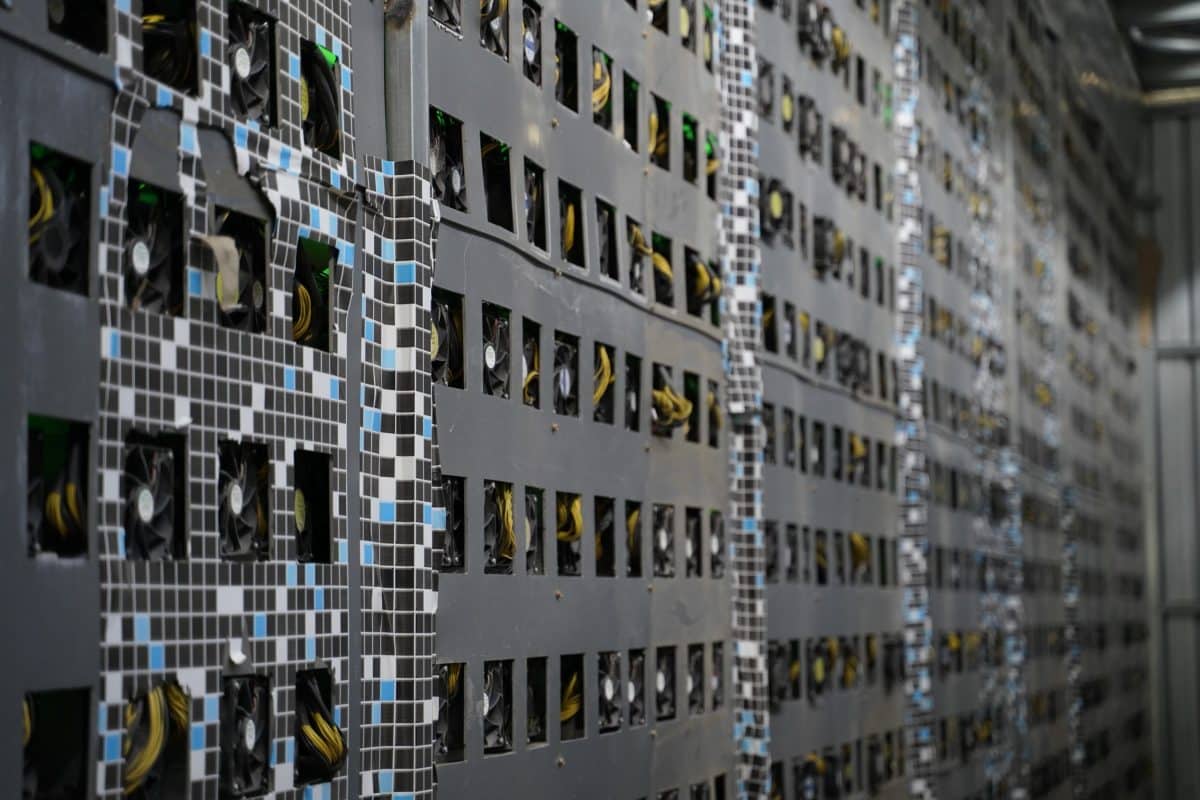 Latest news UAE Bitcoin Miner Phoenix Touts $370M IPO Raise