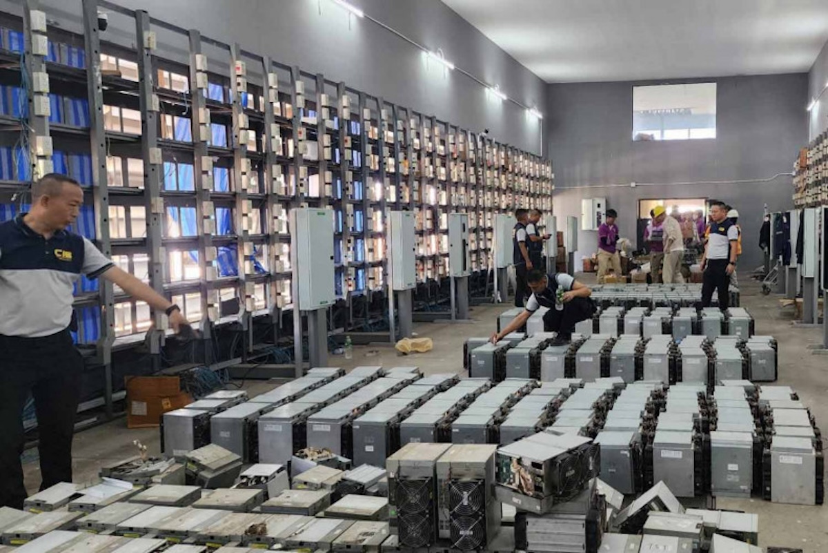 Thailand Police Seize 996 Bitcoin Miners in Power Theft Raid