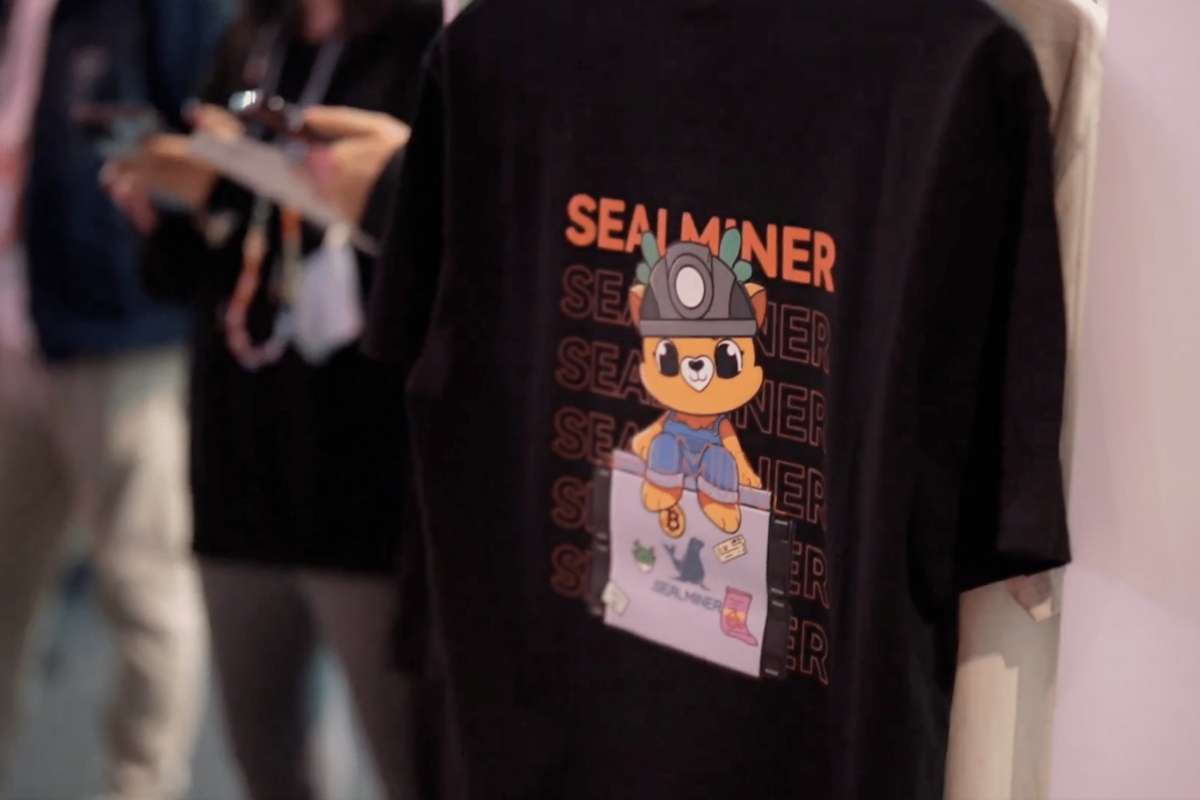 Bitdeer Launches New Bitcoin Miner as Buyers Seek Payment Delays